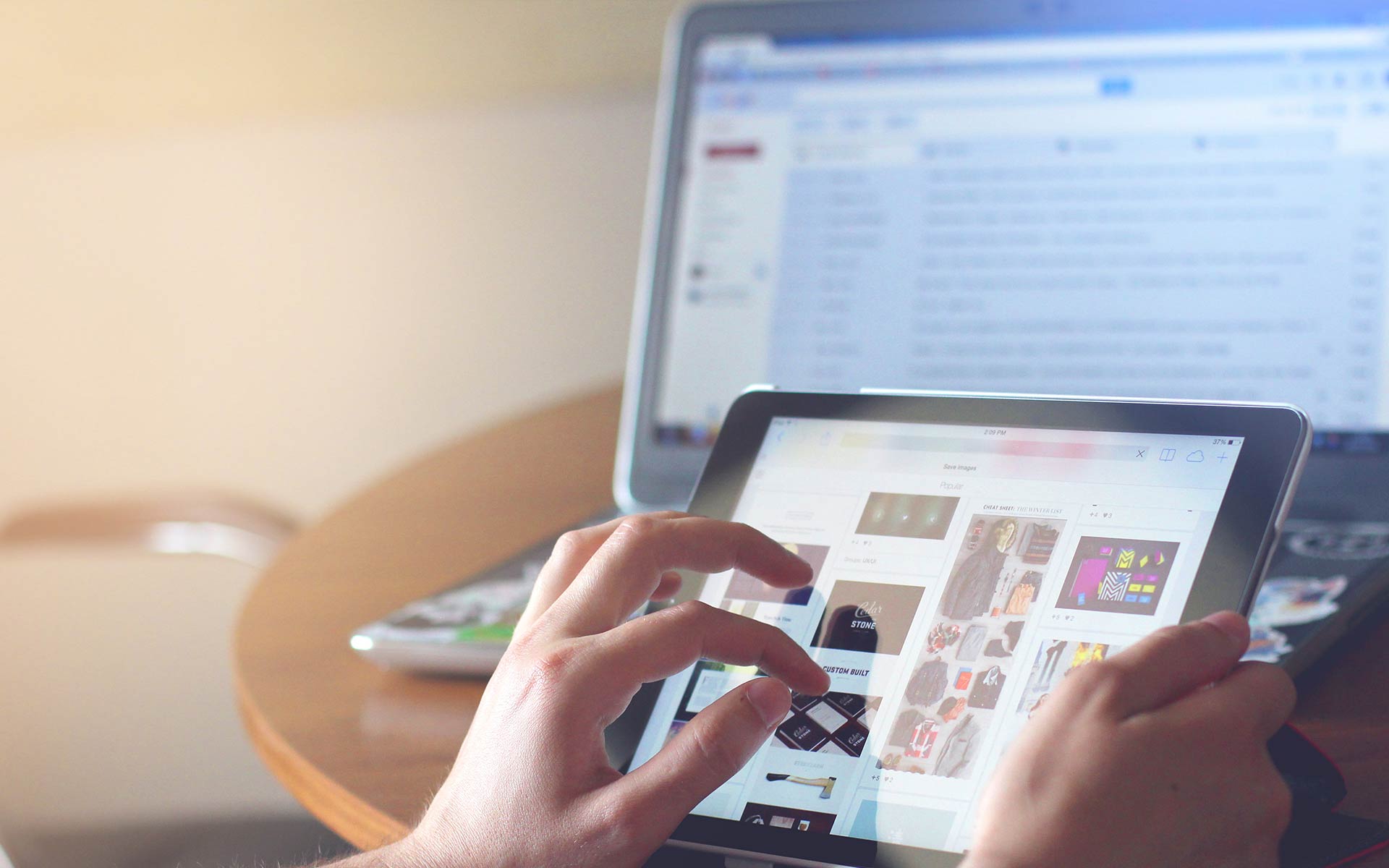 Programmatic Advertising auf einem Tablet